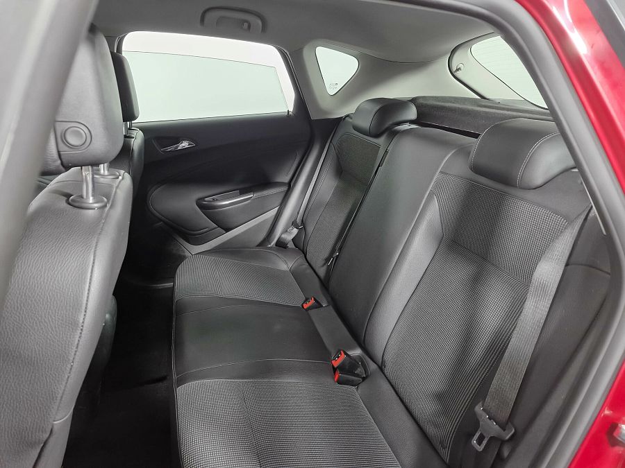 Opel Astra 1.6 AT (115 л.с.), 2011