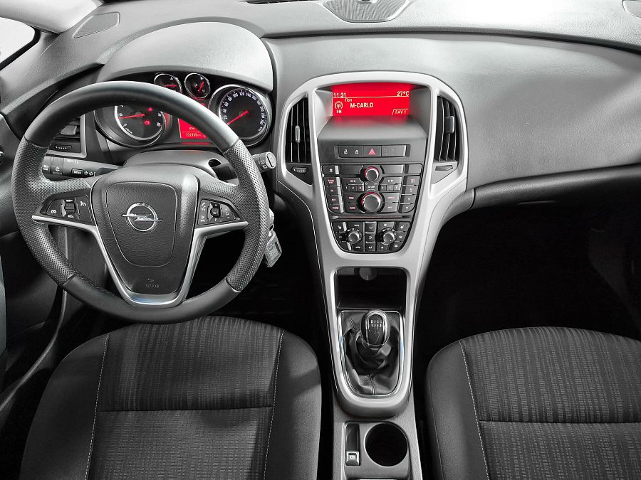 Opel Astra 1.6 MT (115 л.с.), 2012