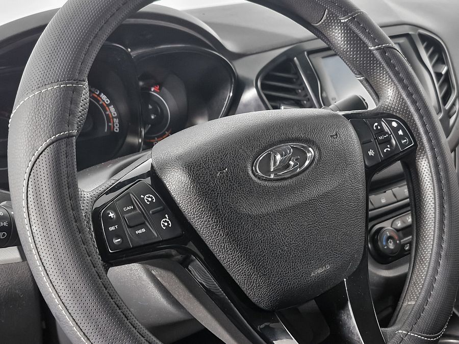Lada (Ваз) Vesta 1.6 MT (106 л.с.), 2017
