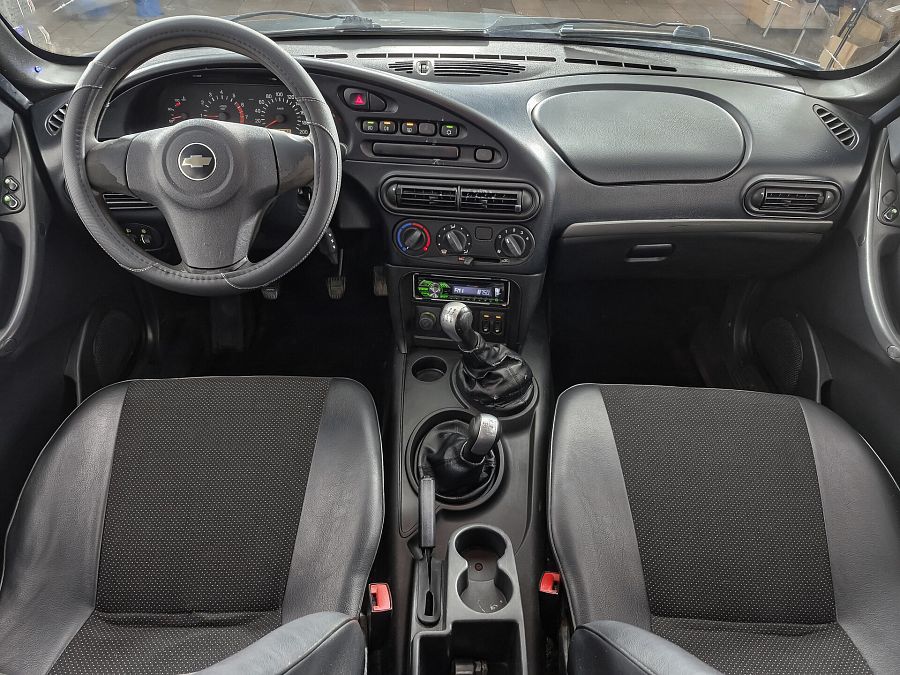 Chevrolet Niva 1.7 MT (80 л.с.) 4WD, 2011 Chevrolet Niva 1.7 MT (80 л.с.) 4WD, 2011