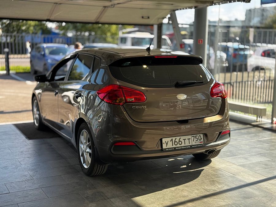 Kia Ceed 1.6 MT (129 л.с.), 2014