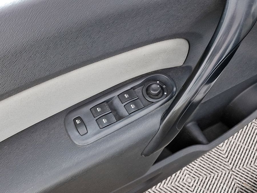 Renault Kangoo 1.6 MT (84 л.с.), 2012