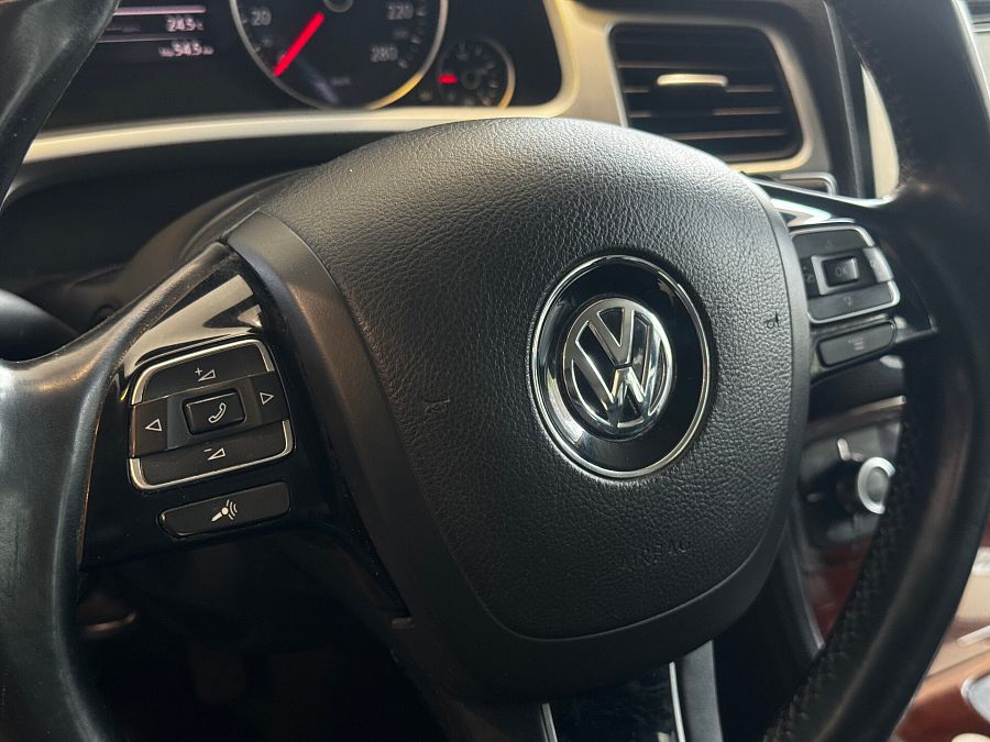 Volkswagen Touareg 3.6 AT (249 л.с.) 4WD, 2013