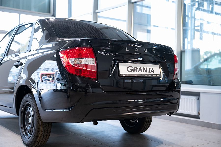 Lada (Ваз) Granta 1.6 MT (90 л.с.), 2026