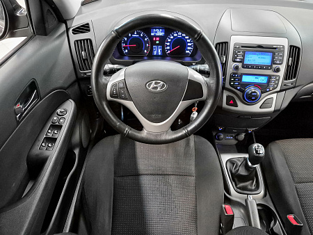 Hyundai i30 1.6 MT (126 л.с.), 2011 Hyundai i30 1.6 MT (126 л.с.), 2011 — купить в Нижнем Новгороде