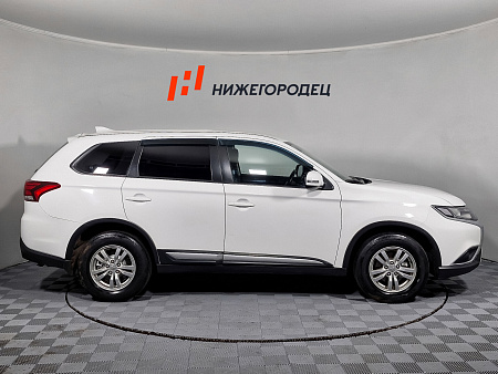 Mitsubishi Outlander 2.0 CVT (146 л.с.) 4WD, 2019 — купить в Нижнем Новгороде