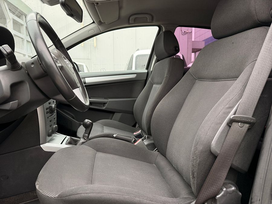 Opel Astra 1.6 MT (115 л.с.), 2011 Opel Astra 1.6 MT (115 л.с.), 2011