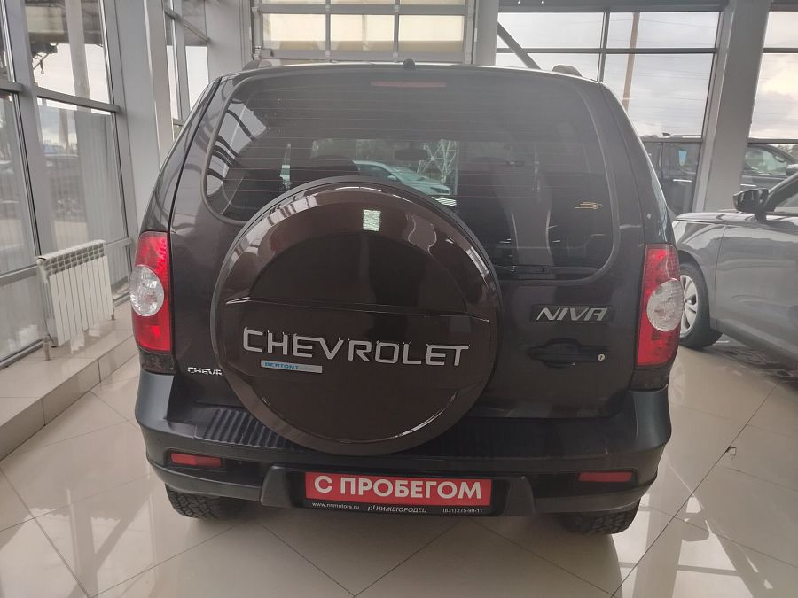 Chevrolet Niva 1.7 MT (80 л.с.) 4WD, 2011