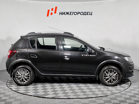 Renault Sandero Stepway 1.6 AT (102 л.с.), 2017 Renault Sandero Stepway 1.6 AT (102 л.с.), 2017 — купить в Нижнем Новгороде
