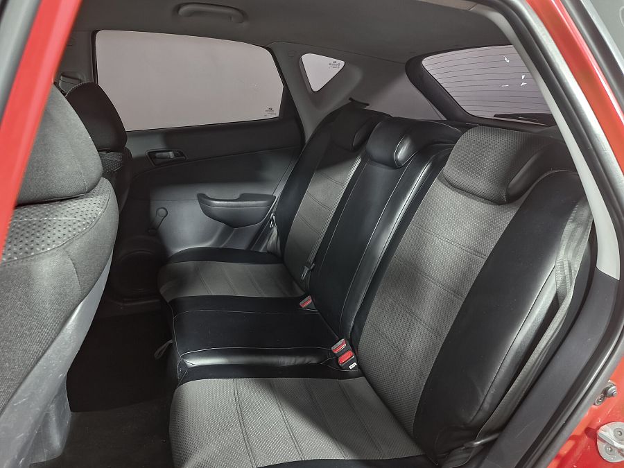 Hyundai i30 1.4 MT (109 л.с.), 2010