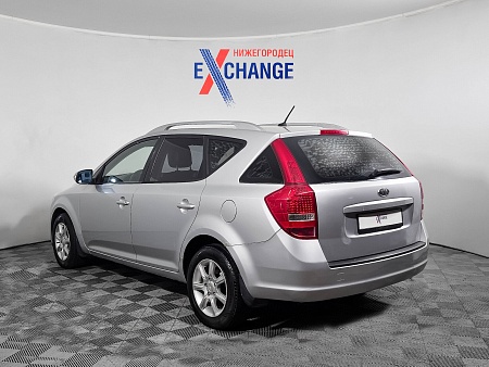 Kia Ceed 1.6 MT (122 л.с.), 2010
