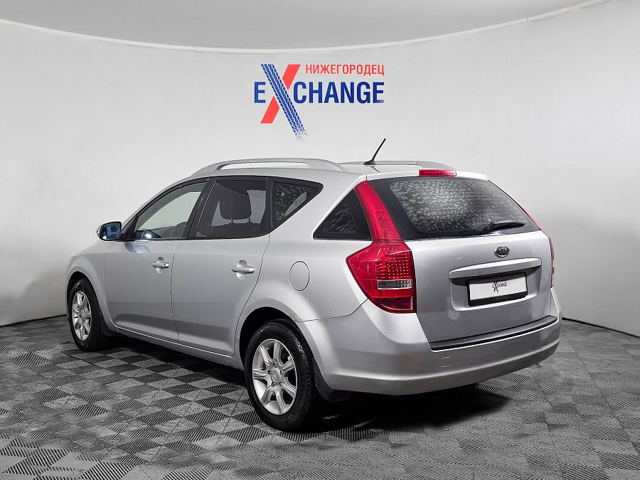 Kia Ceed 1.6 MT (122 л.с.), 2010 Kia Ceed 1.6 MT (122 л.с.), 2010