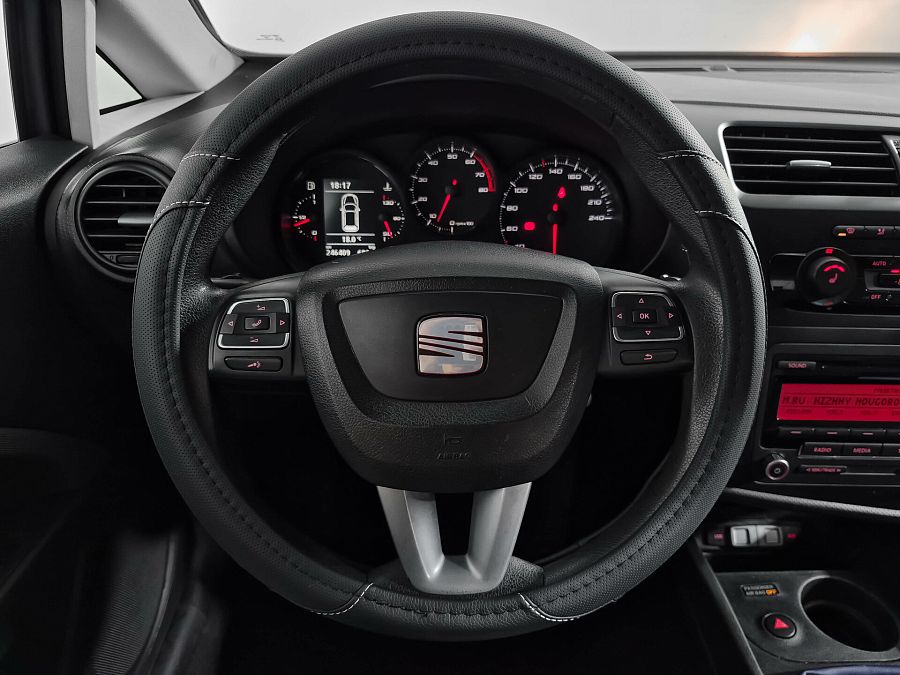 SEAT Leon 1.2 MT (105 л.с.), 2012