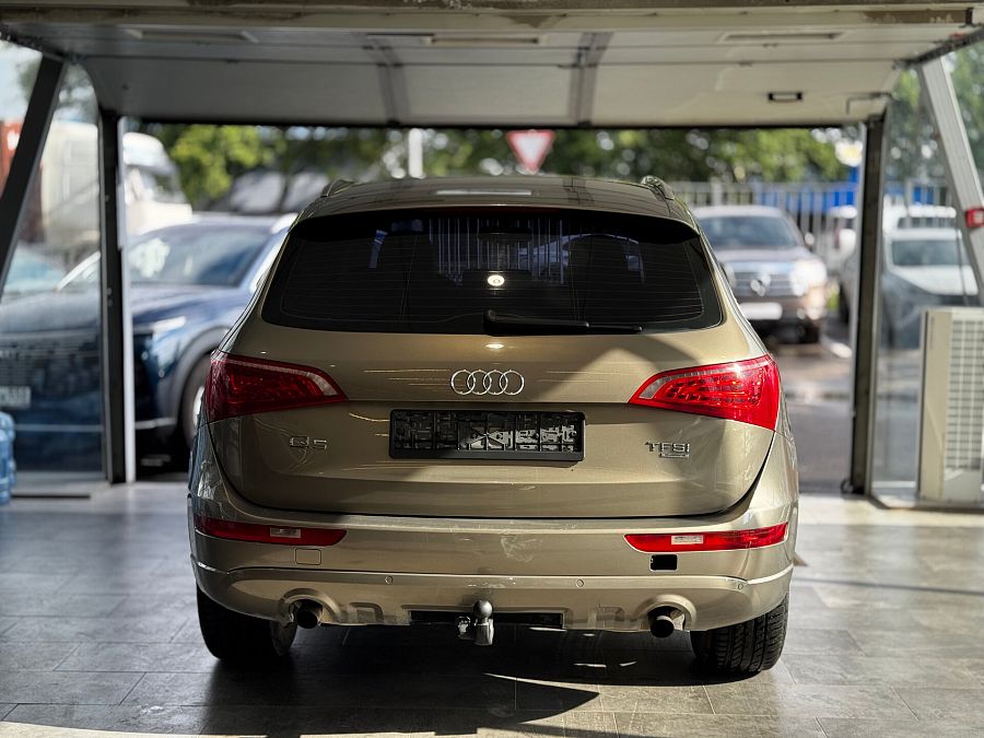 Audi Q5 2.0 AMT (211 л.с.) 4WD, 2011