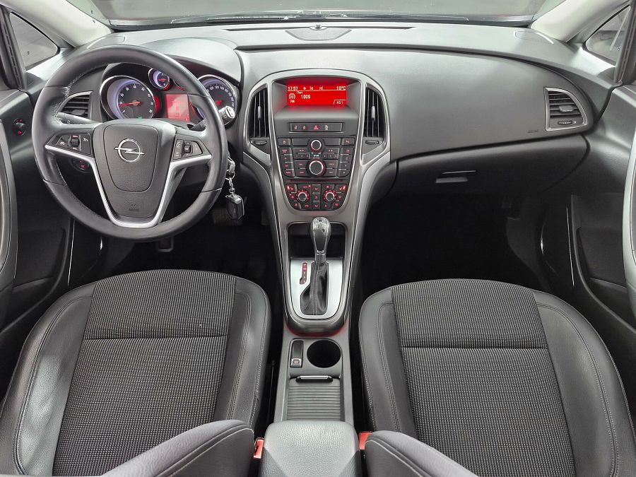 Opel Astra 1.6 AT (115 л.с.), 2011