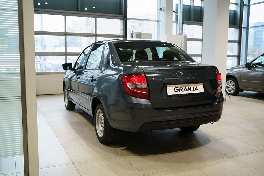 Lada (Ваз) Granta 1.6 MT (106 л.с.), 2026