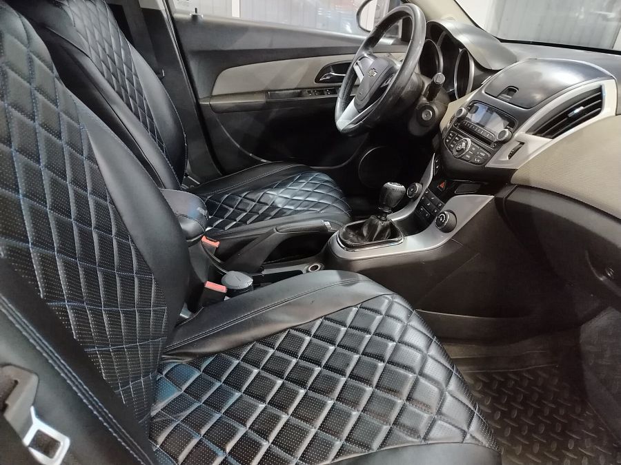 Chevrolet Cruze 1.6 MT (109 л.с.), 2013