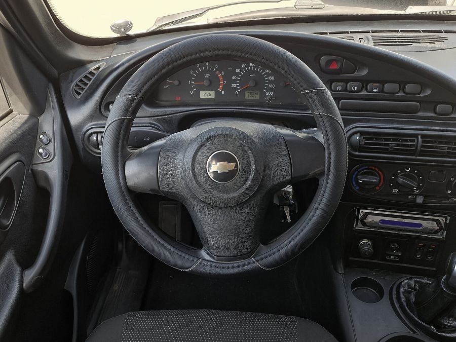 Chevrolet Niva 1.7 MT (80 л.с.) 4WD, 2011 Chevrolet Niva 1.7 MT (80 л.с.) 4WD, 2011