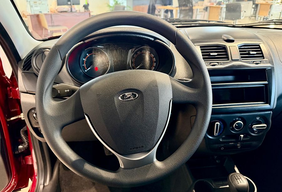 Lada (Ваз) Granta 1.6 MT (90 л.с.), 2026 Lada (Ваз) Granta 1.6 MT (90 л.с.), 2026