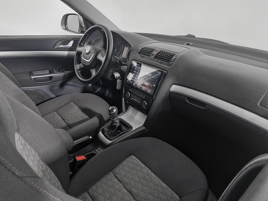 Skoda Octavia 1.6 MT (102 л.с.), 2010 Skoda Octavia 1.6 MT (102 л.с.), 2010