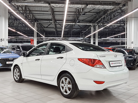 Hyundai Solaris 1.6 AT (123 л.с.), 2014 Hyundai Solaris 1.6 AT (123 л.с.), 2014 — купить в Нижнем Новгороде
