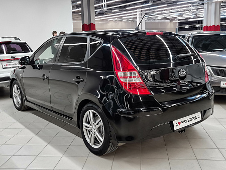 Hyundai i30 1.6 MT (126 л.с.), 2011 Hyundai i30 1.6 MT (126 л.с.), 2011 — купить в Нижнем Новгороде
