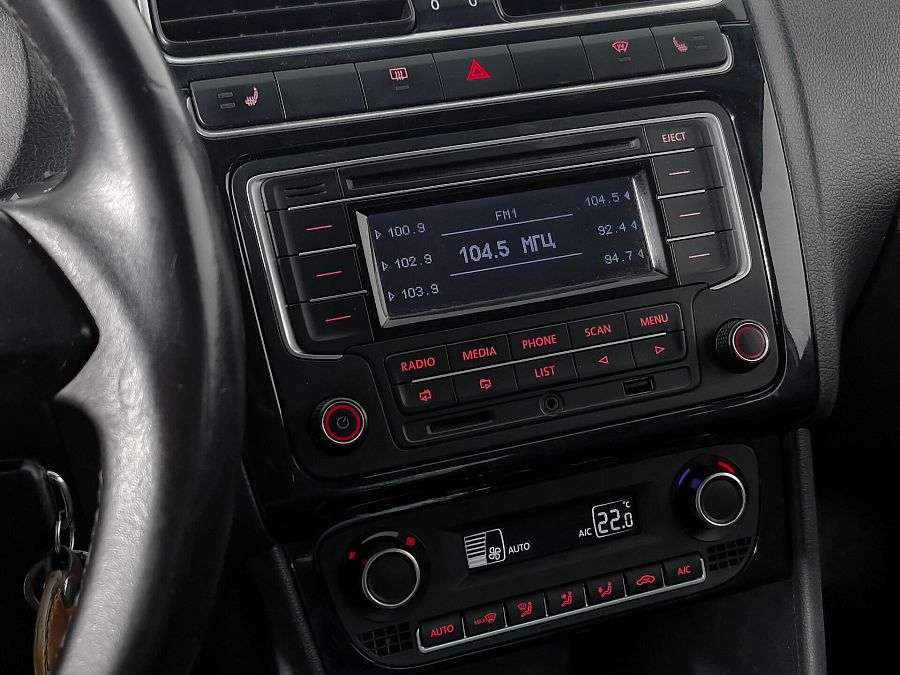 Volkswagen Polo 1.6 MT (85 л.с.), 2014
