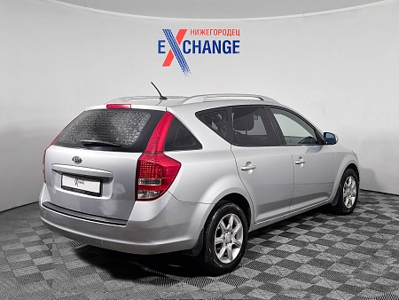 Kia Ceed 1.6 MT (122 л.с.), 2010