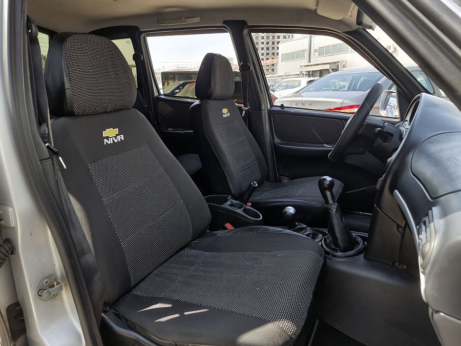 Chevrolet Niva 1.7 MT (80 л.с.) 4WD, 2011 Chevrolet Niva 1.7 MT (80 л.с.) 4WD, 2011