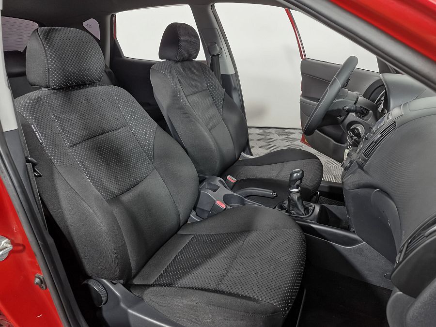 Hyundai i30 1.4 MT (109 л.с.), 2010