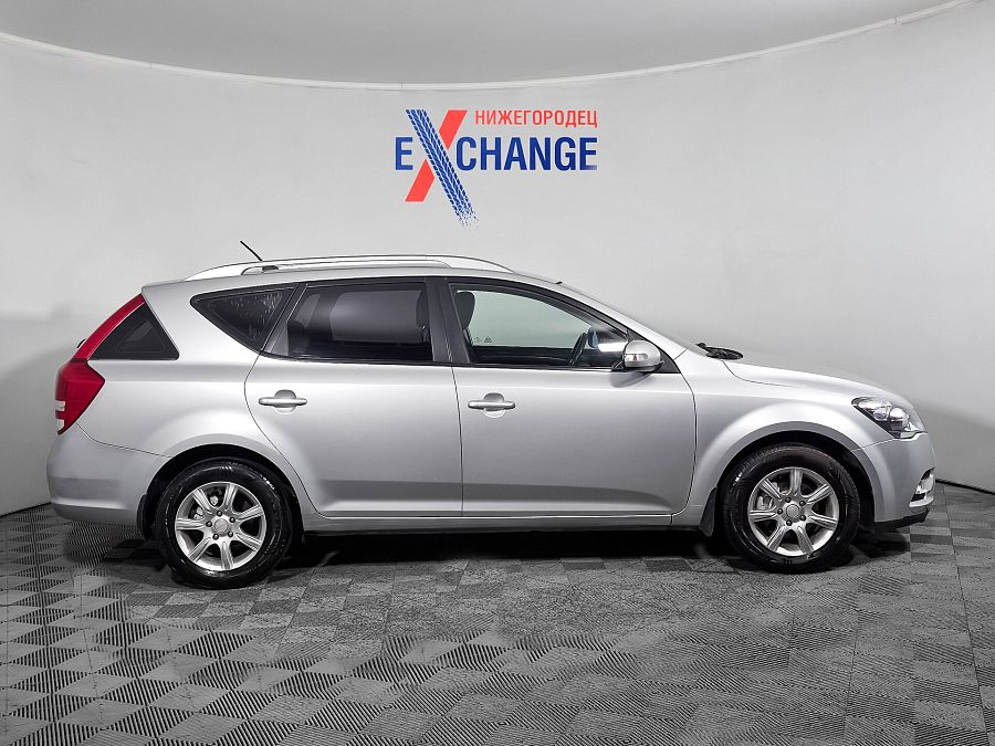 Kia Ceed 1.6 MT (122 л.с.), 2010 Kia Ceed 1.6 MT (122 л.с.), 2010