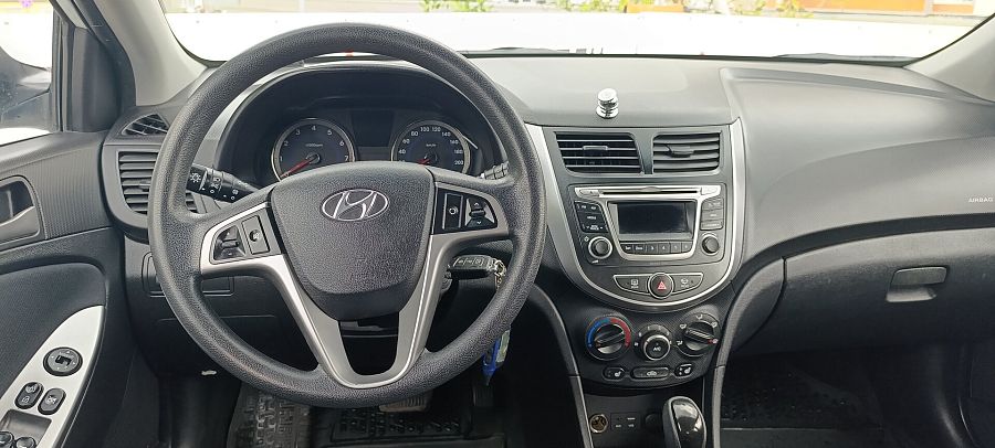 Hyundai Solaris 1.6 AT (123 л.с.), 2015
