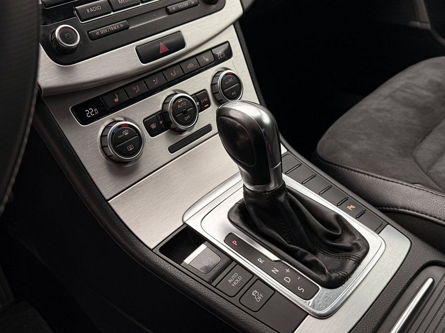Volkswagen Passat 1.8 AMT (152 л.с.), 2012