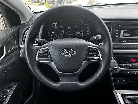 Hyundai Elantra 1.6 MT (128 л.с.), 2018