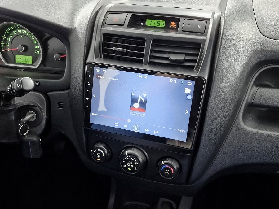 Kia Sportage 2.0 MT (141 л.с.), 2009