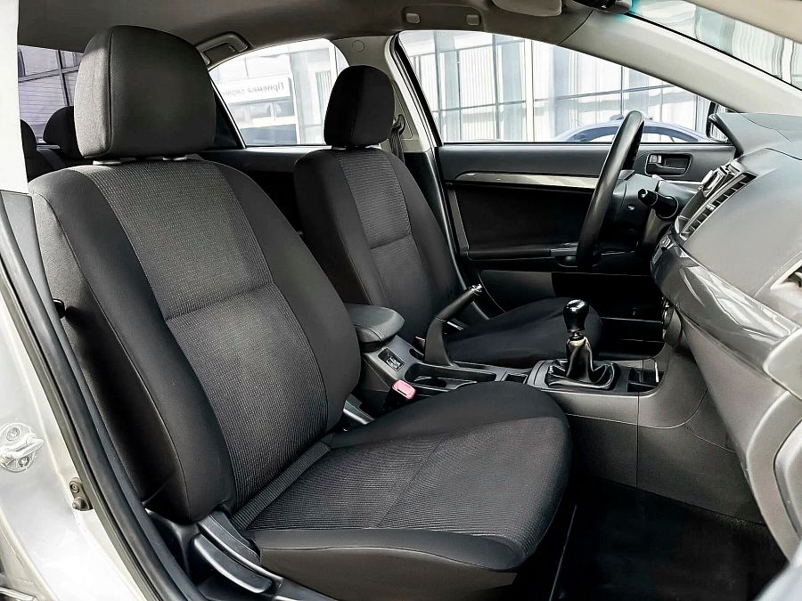 Mitsubishi Lancer 1.5 MT (109 л.с.), 2009