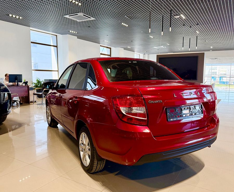 Lada (Ваз) Granta 1.6 MT (90 л.с.), 2026 Lada (Ваз) Granta 1.6 MT (90 л.с.), 2026