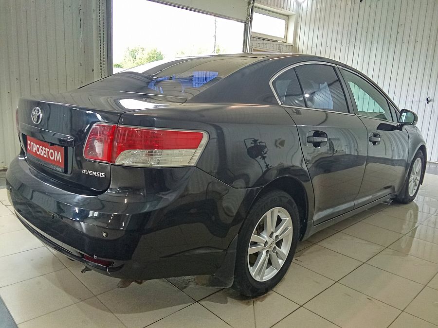 Toyota Avensis 1.8 CVT (147 л.с.), 2010