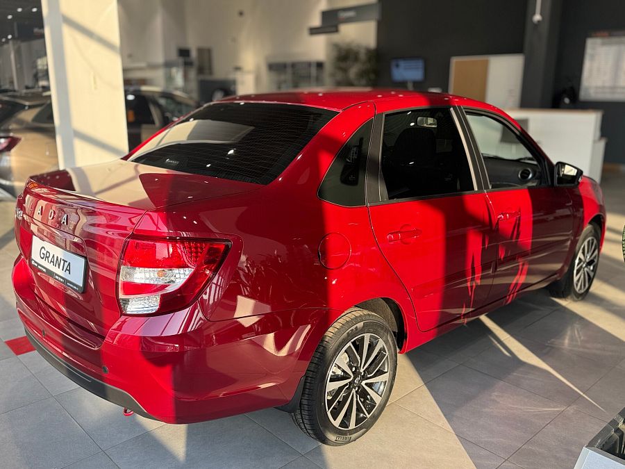 Lada (Ваз) Granta 1.6 MT (90 л.с.), 2026 Lada (Ваз) Granta 1.6 MT (90 л.с.), 2026