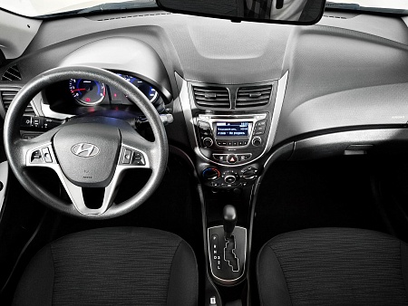 Hyundai Solaris 1.4 AT (107 л.с.), 2015