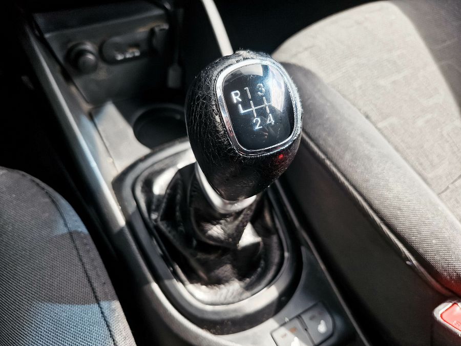 Kia Rio 5-speed 1.6 MT (123 л.с.), 2011 Kia Rio 5-speed 1.6 MT (123 л.с.), 2011