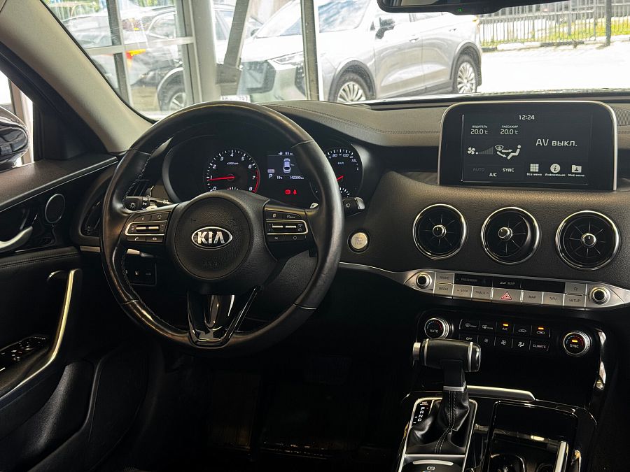 Kia Stinger 2.0 AT (247 л.с.) 4WD, 2018