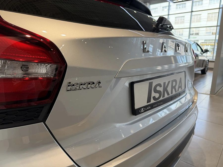 Lada (Ваз) Iskra SW 1.6 MT (106 л.с.), 2026