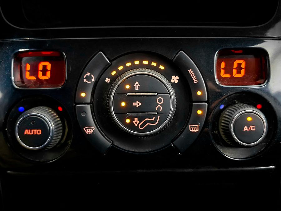 Peugeot 408 1.6 MT (120 л.с.), 2012 Peugeot 408 1.6 MT (120 л.с.), 2012