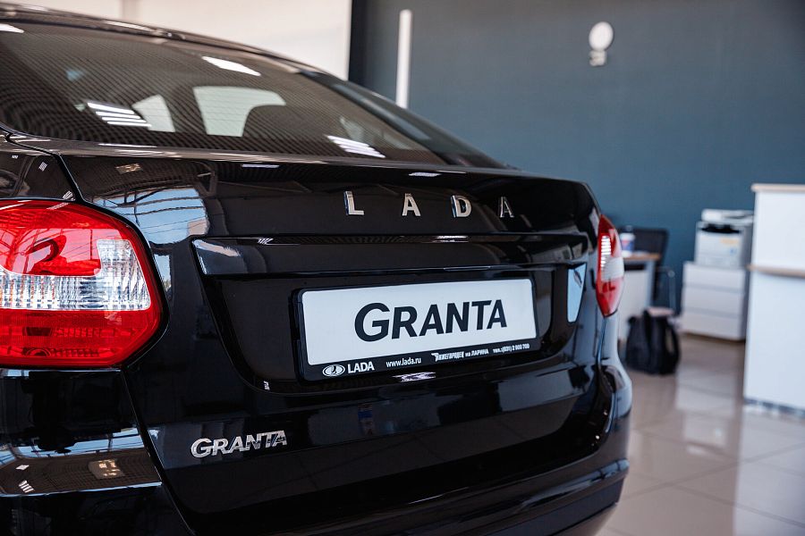 Lada (Ваз) Granta 1.6 MT (90 л.с.), 2026 Lada (Ваз) Granta 1.6 MT (90 л.с.), 2026