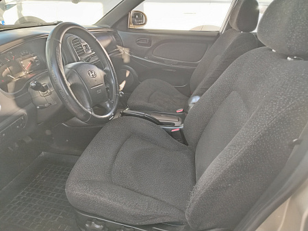 Hyundai Sonata 2.0 MT (131 л.с.), 2004 — купить в Нижнем Новгороде