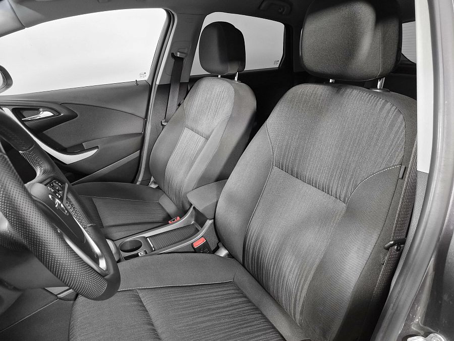 Opel Astra 1.6 MT (115 л.с.), 2012