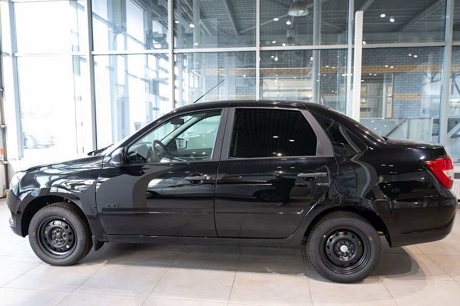 Lada (Ваз) Granta 1.6 MT (90 л.с.), 2026