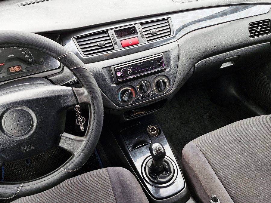 Mitsubishi Lancer 1.6 MT (98 л.с.), 2004