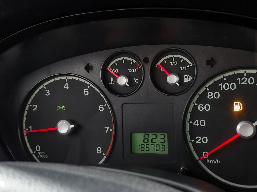 Ford Focus 1.6 MT (100 л.с.), 2005